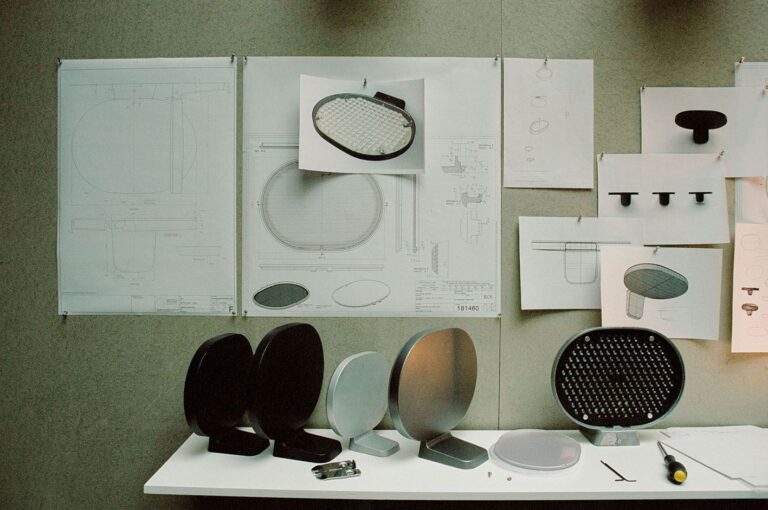 Oplight, la nuova applique di Jasper Morrison per Flos