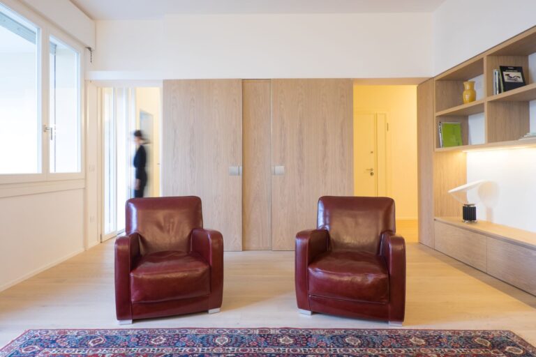 Casa IM, spazi fluidi e contemporanei in un appartamento a Padova