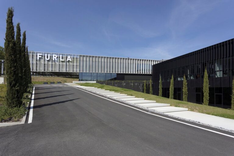 Il nuovo headquarter di Furla: dove la natura incontra l’industria