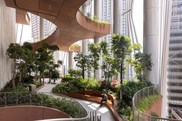 CapitaSpring, BIG e Carlo Ratti firmano il nuovo grattacielo biofilico di Singapore