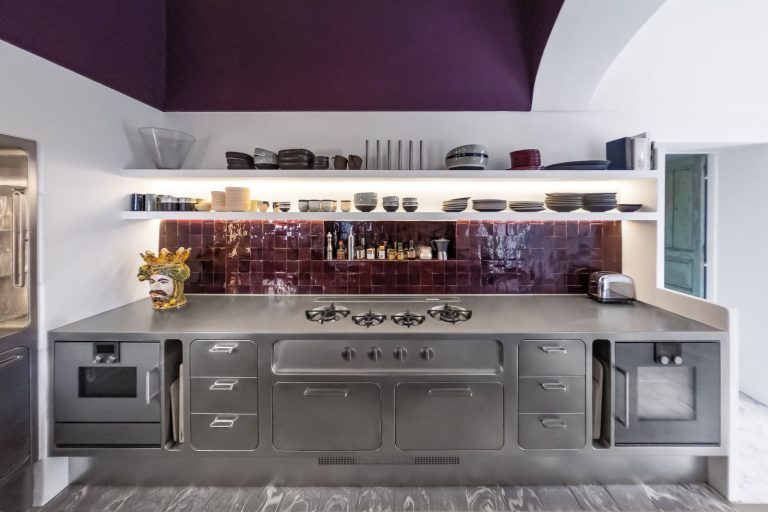 Abimis, la cucina Ego è il cuore di una residenza estiva a Pantelleria