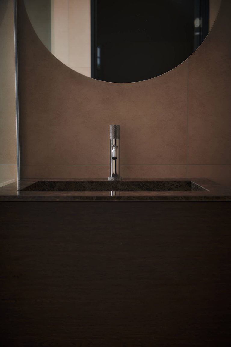 Minimal contemporaneo: Fima Carlo Frattini presenta la serie Spillo Tech
