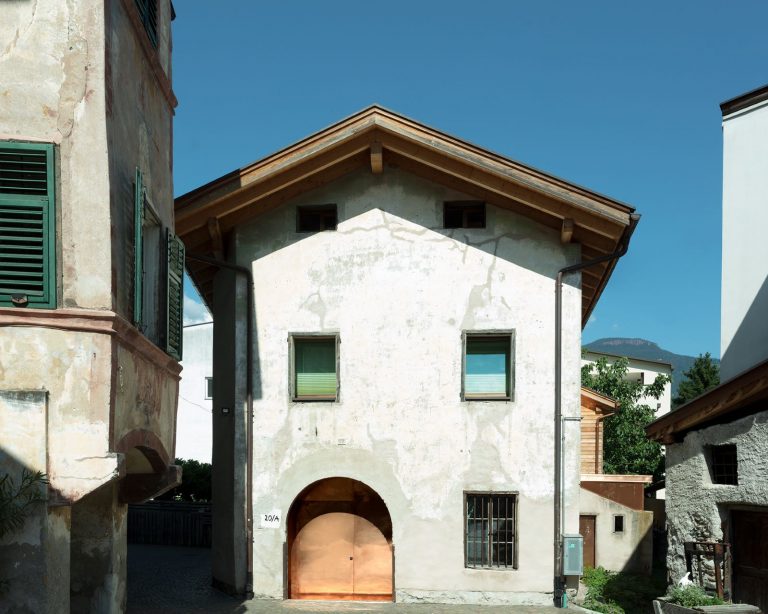 20/A Lana, il lato nascosto della casa d’artista firmata Messner Architects