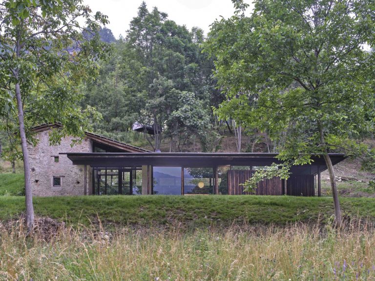 Buen Retiro, a refuge house in the woods of Cuneo