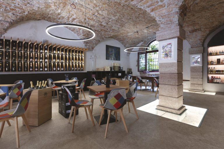 Fiandre Architectural Surfaces furnishes the new wine bar in Trento