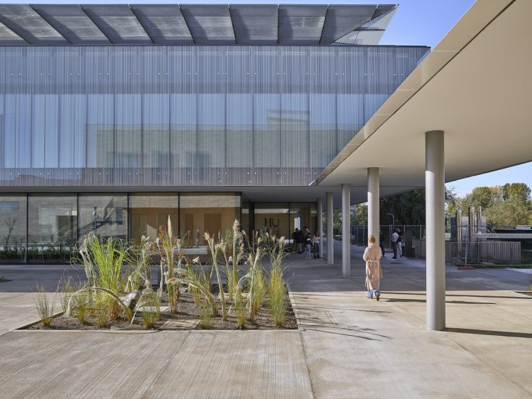 Roberto Rocca Innovation Building, the new medicine hangar designed by Filippo Taidelli