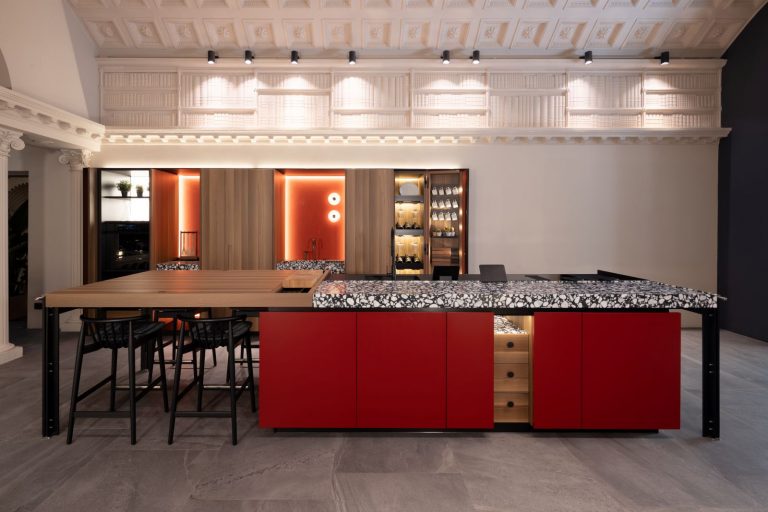 Rossena di SCIC: armonia e materia protagoniste nella cucina contemporanea