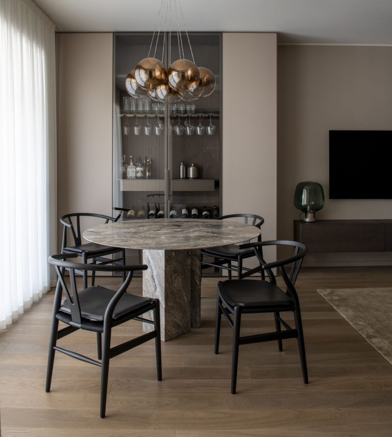 L’interior design su misura firmato Mo.1950 in Via Compagnoni 12 a Milano