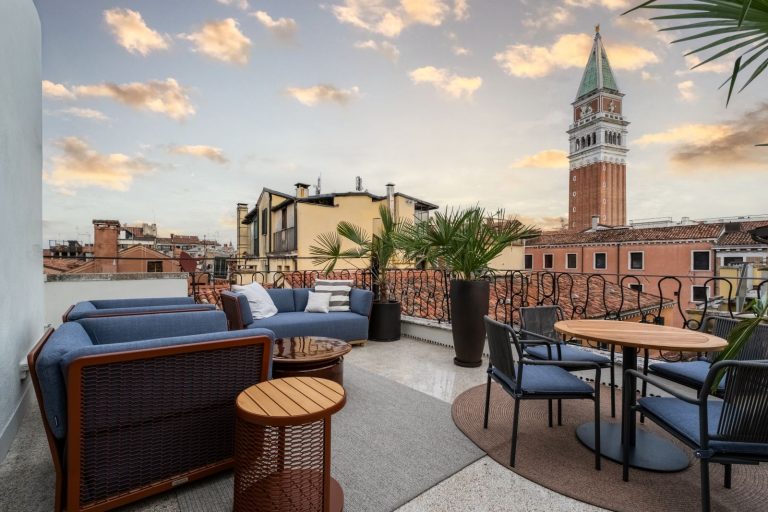 Geometrie di Carlo Scarpa e trame Rubelli: Marco Piva riscopre l’identità veneziana negli interni di Palazzo Rota