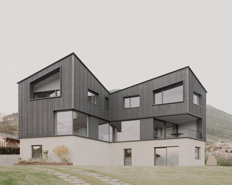 Hometown House: l’architettura dei ricordi tra i meleti della Val di Non