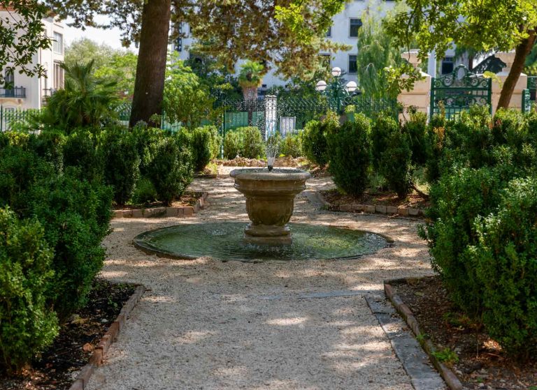 Villa De Capoa, un restauro tra resilienza climatica e memoria botanica