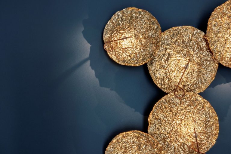 Gold Moon di Catellani & Smith: quando la luce diventa arte