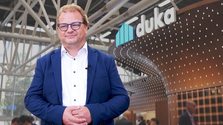 Design frameless e nuove soluzioni: la cabina doccia Duka evolve a Cersaie