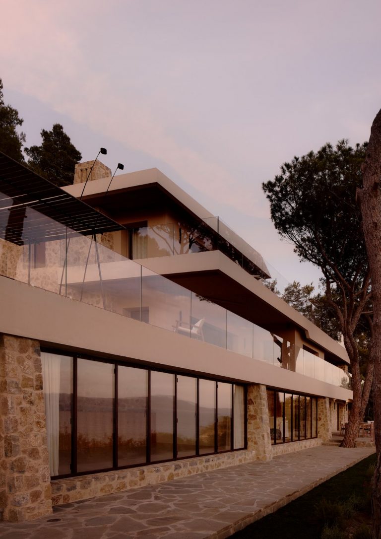 Architettura e mare: il restyling di una villa toscana a cura di Pierattelli